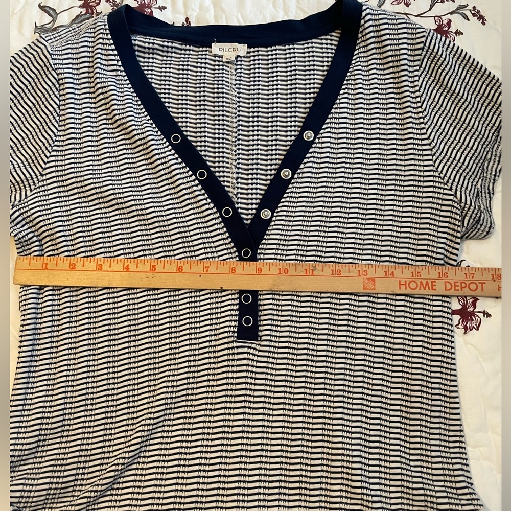 Anthro’s Pilcro Navy & White Striped V-Neck Top - Picture 3 of 7